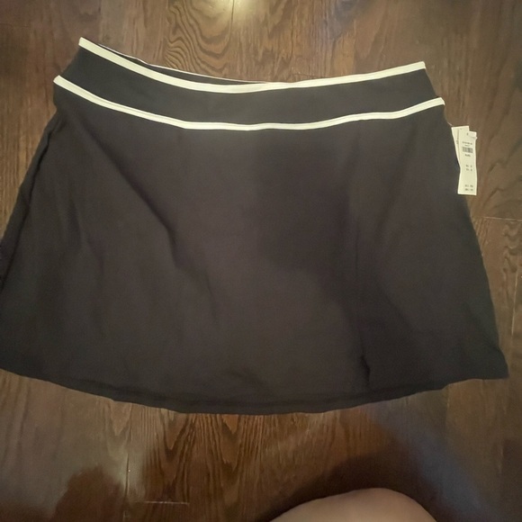 Hollister Gilly Hicks Black and White Skort - NWT - Picture 4 of 7